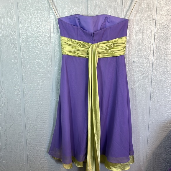 Semi formal dress size 8 - Picture 4 of 10